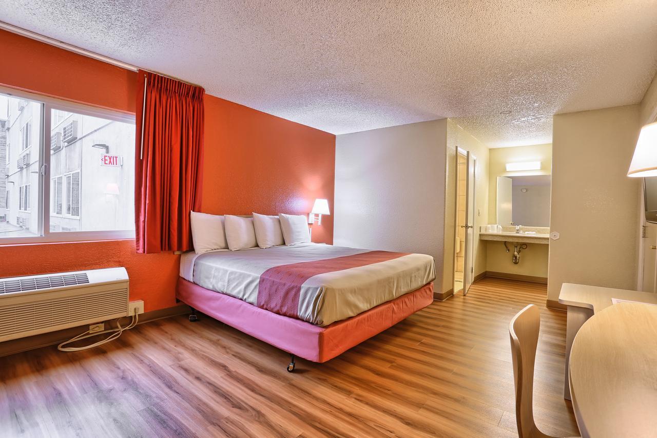 Cathedral Hill Hotel San Francisco Room photo