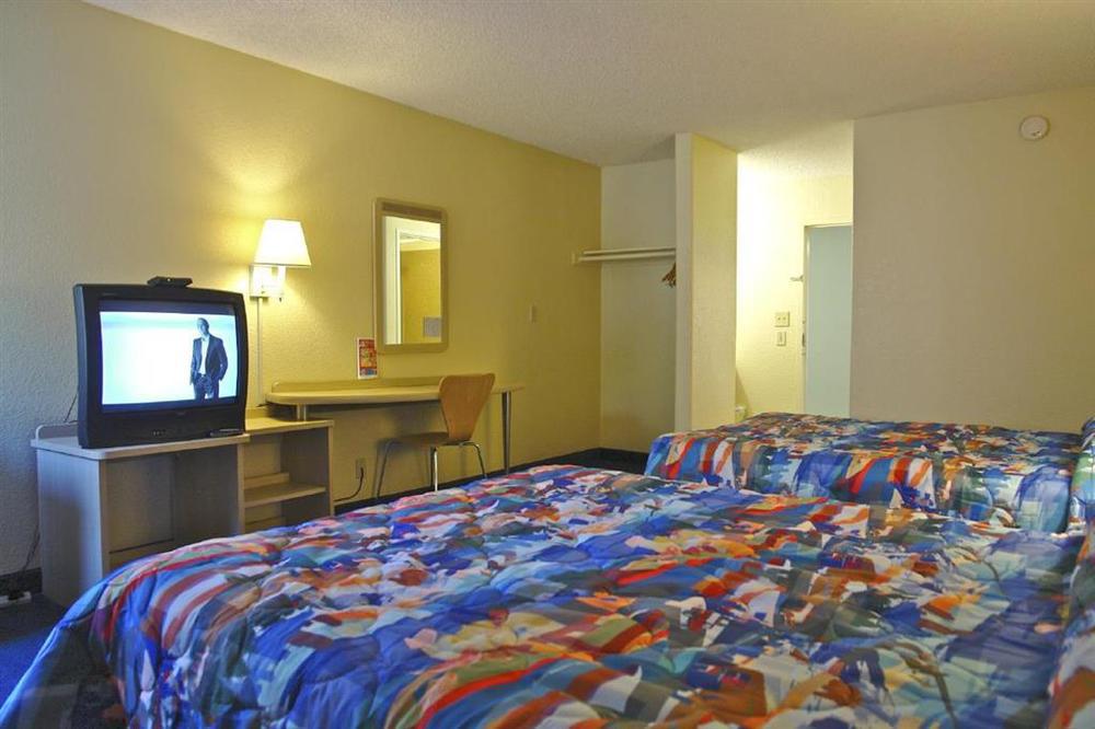 Cathedral Hill Hotel San Francisco Room photo
