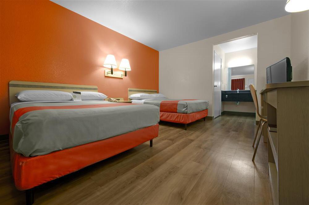 Cathedral Hill Hotel San Francisco Room photo