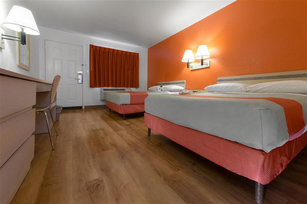 Cathedral Hill Hotel San Francisco Room photo