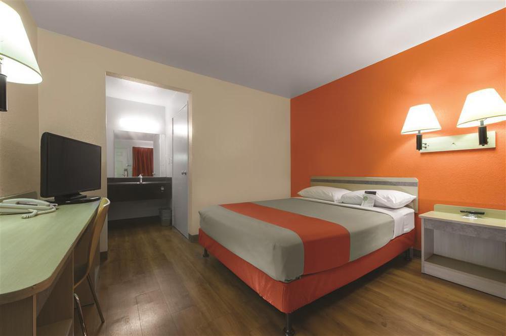 Cathedral Hill Hotel San Francisco Room photo
