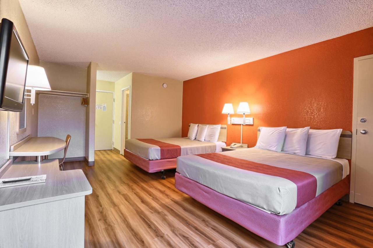 Cathedral Hill Hotel San Francisco Room photo