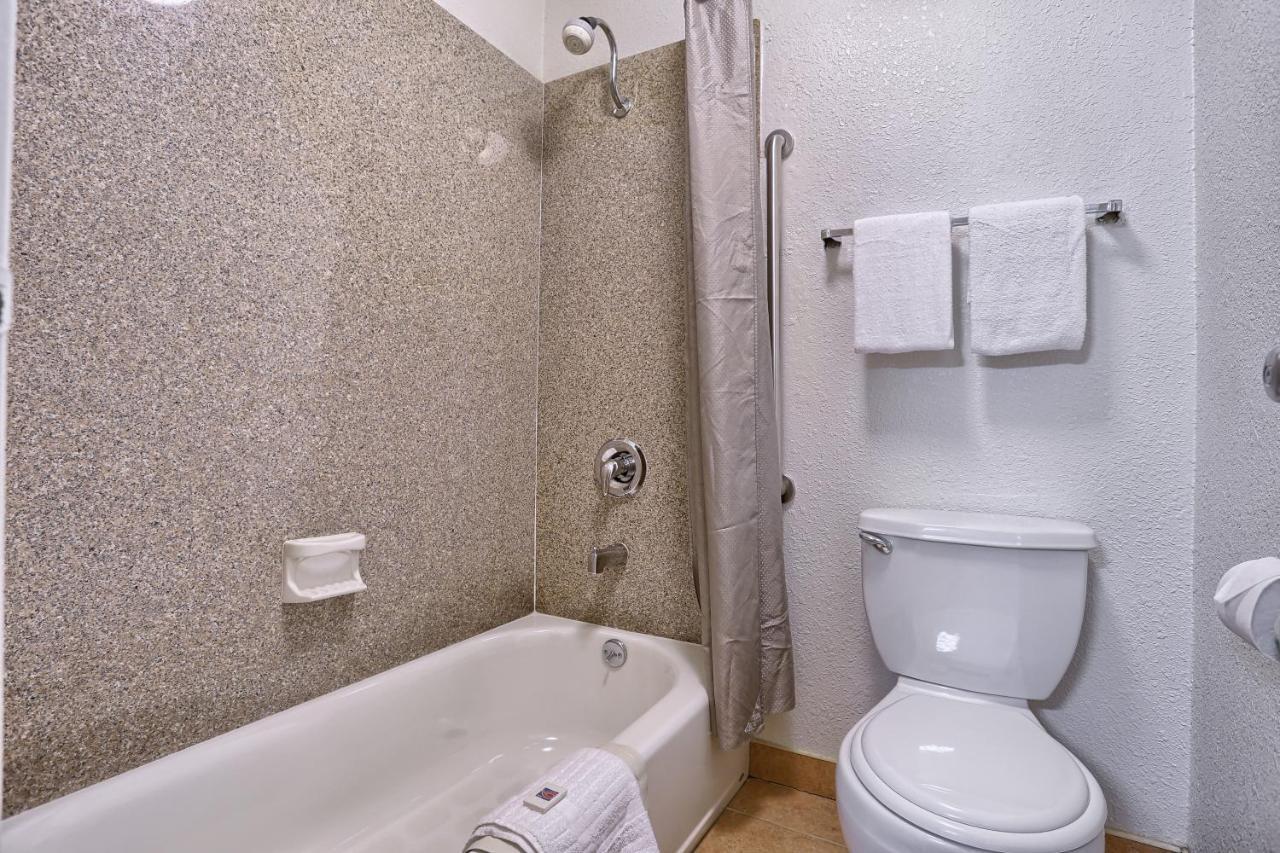 Cathedral Hill Hotel San Francisco Room photo