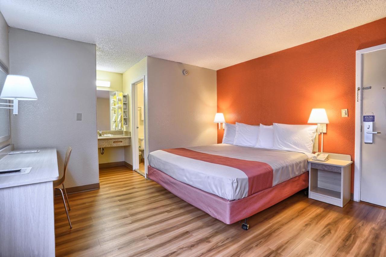 Cathedral Hill Hotel San Francisco Room photo