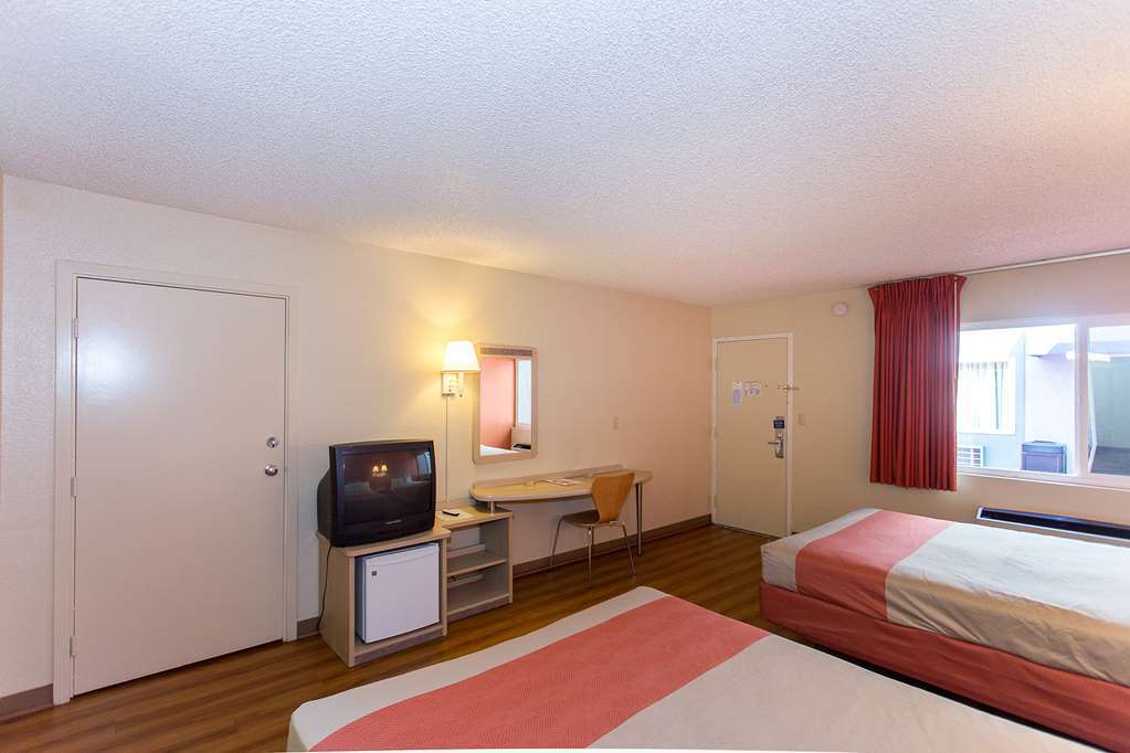 Cathedral Hill Hotel San Francisco Room photo